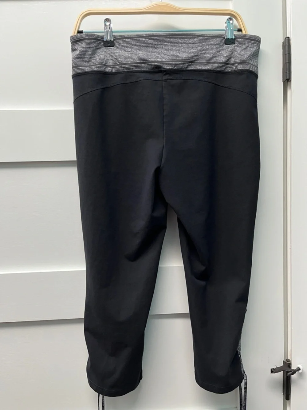 Made For Life Black & Gray Active Set Top & Capri Pants Size Large - Picture 10 of 10
